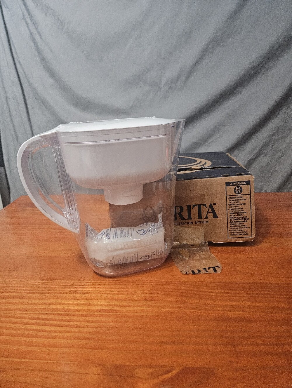 Brita 10 Cup BPA Free Water Pitcher With Filter New In Damaged Box!